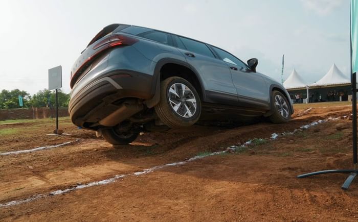 2025-skoda-Kodiaq-Rear-Off-road-Statatic